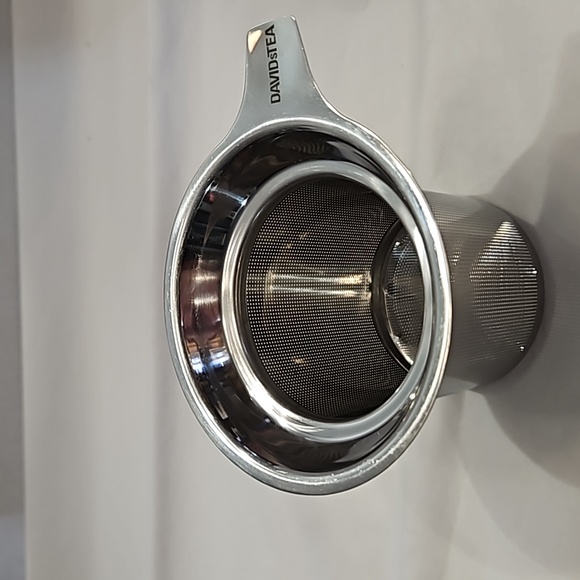 David's Tea mug with steeper and lid. - Picture 11 of 13